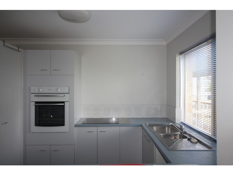 4/162 Prince Edward Parade, Scarborough QLD 4020