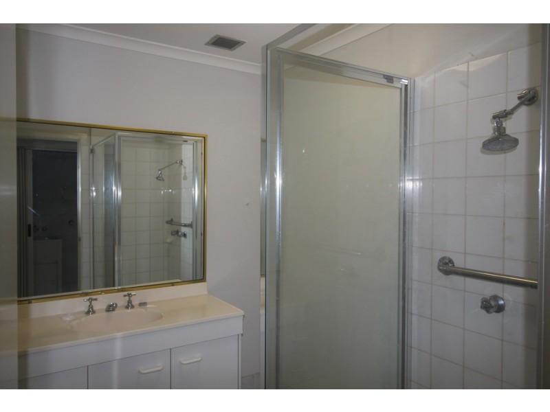 4/162 Prince Edward Parade, Scarborough QLD 4020