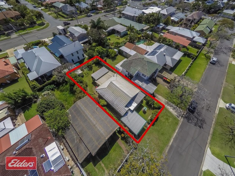 12 GARNET STREET, Scarborough QLD 4020
