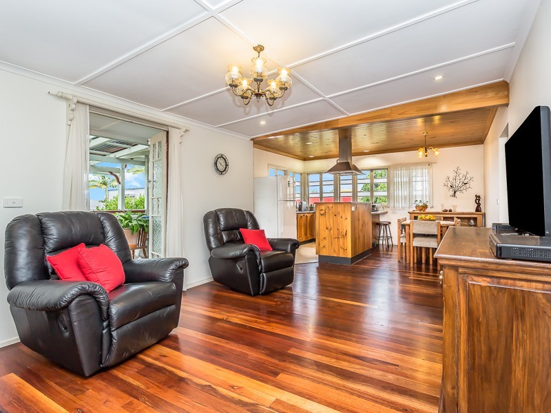 6 Thomas Street, Clontarf QLD 4019