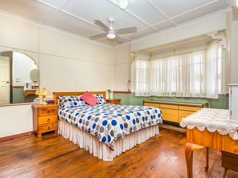 6 Thomas Street, Clontarf QLD 4019