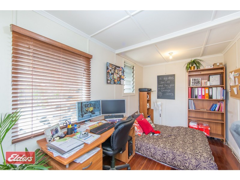 390 OXLEY AVENUE, Redcliffe QLD 4020