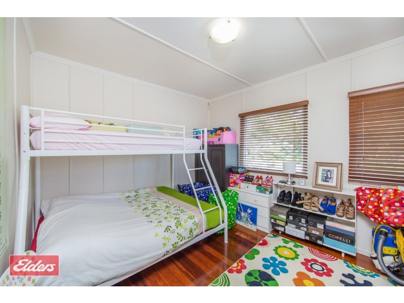 390 OXLEY AVENUE, Redcliffe QLD 4020