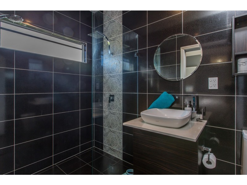 1 BAYVIEW TERRACE, Clontarf QLD 4019