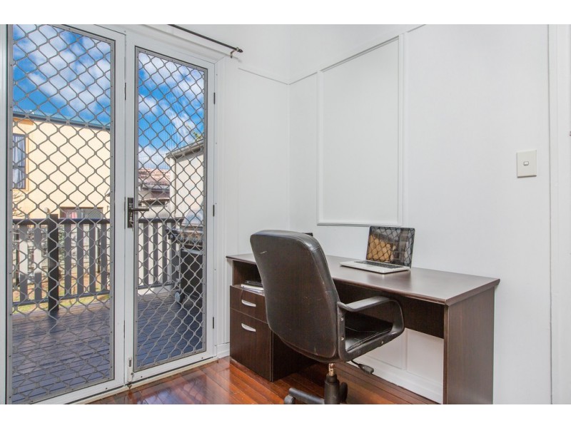 1 BAYVIEW TERRACE, Clontarf QLD 4019