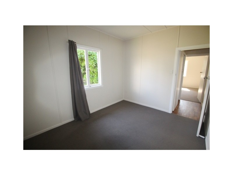 2/96 Hornibrook Esplanade, Clontarf QLD 4019