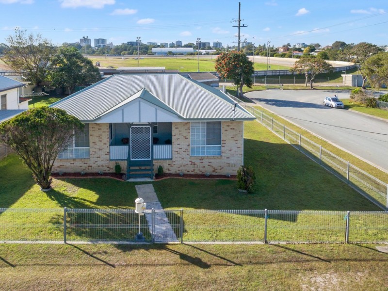 2 Percy Street, Redcliffe QLD 4020