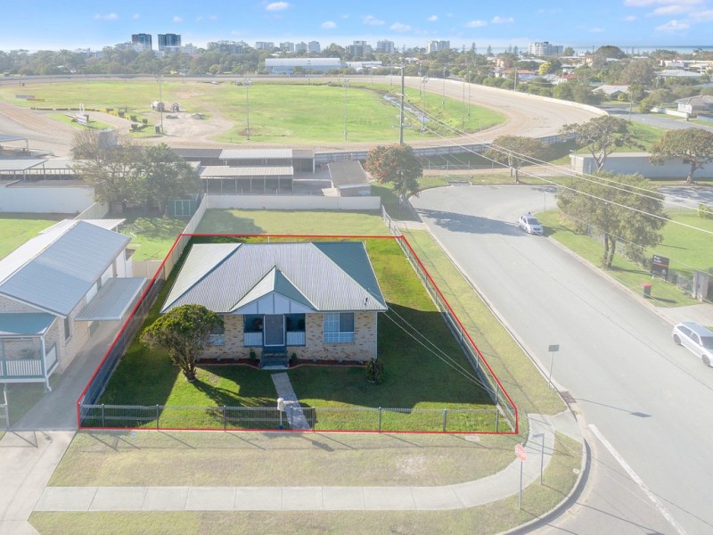 2 Percy Street, Redcliffe QLD 4020