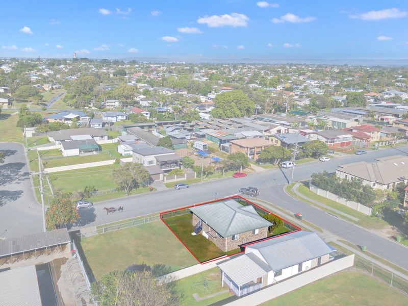 2 Percy Street, Redcliffe QLD 4020