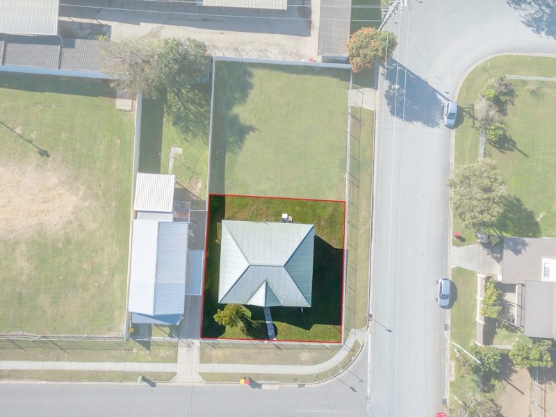 2 Percy Street, Redcliffe QLD 4020