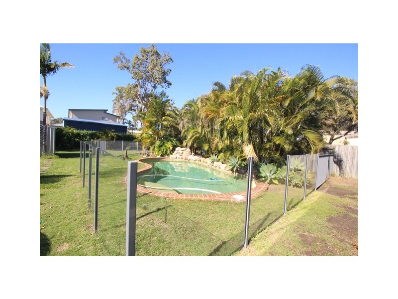 8a Roma Street, Scarborough QLD 4020