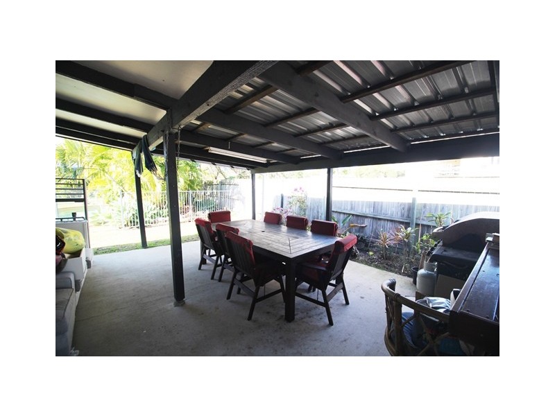 8a Roma Street, Scarborough QLD 4020