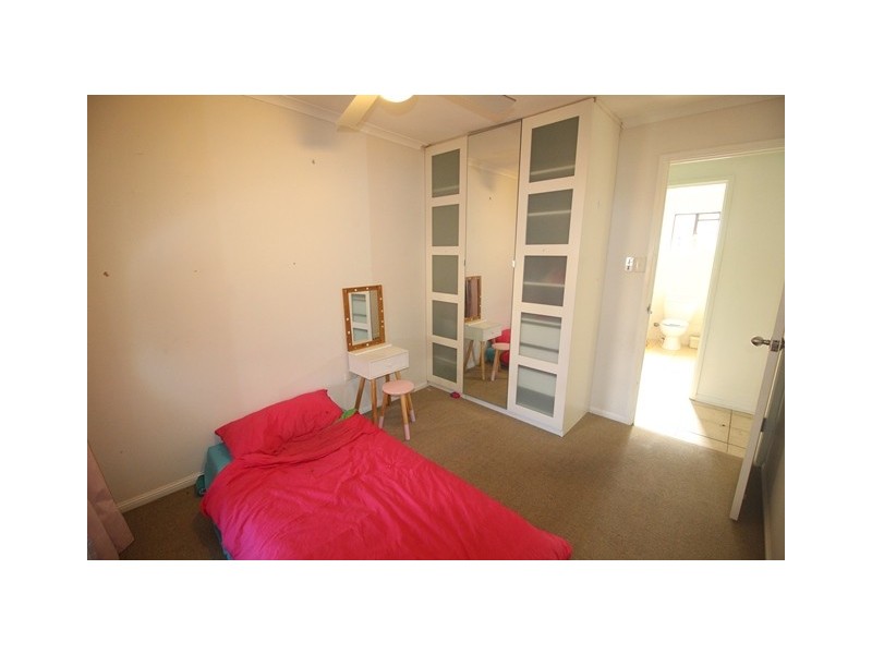 8a Roma Street, Scarborough QLD 4020