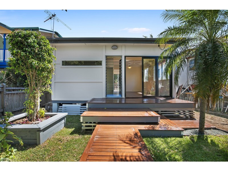 65 Mclennan Street, Woody Point QLD 4019