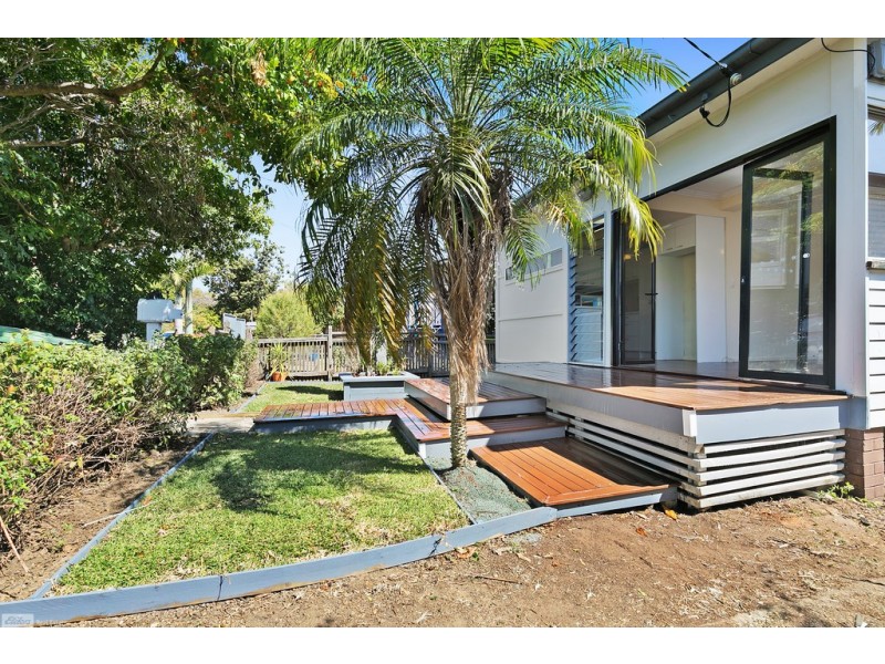 65 Mclennan Street, Woody Point QLD 4019