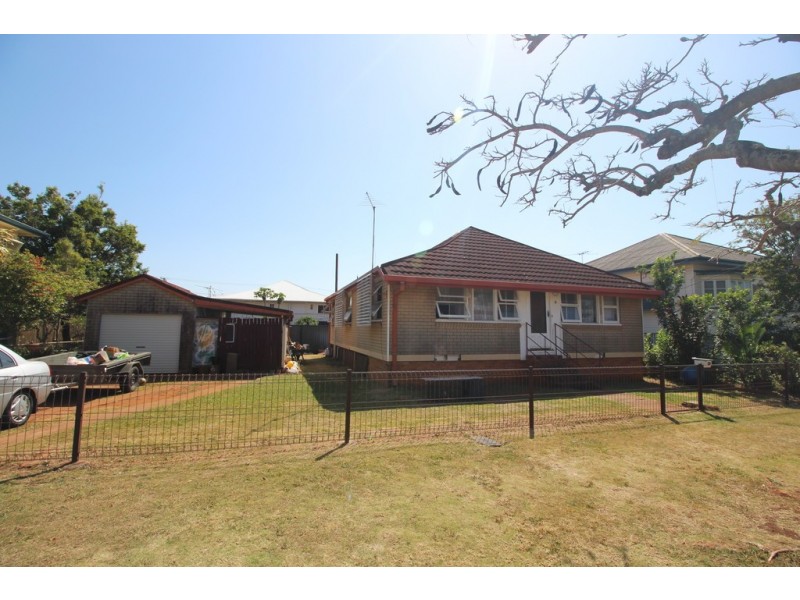 8 Eversleigh Road, Scarborough QLD 4020