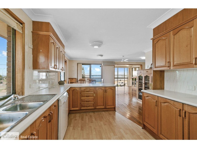 100 Hornibrook Esplanade, Clontarf QLD 4019