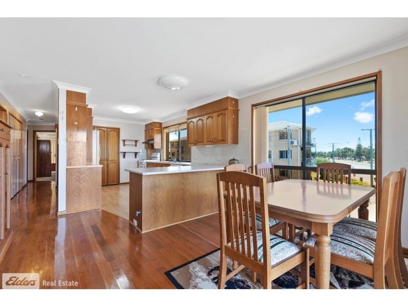 100 Hornibrook Esplanade, Clontarf QLD 4019