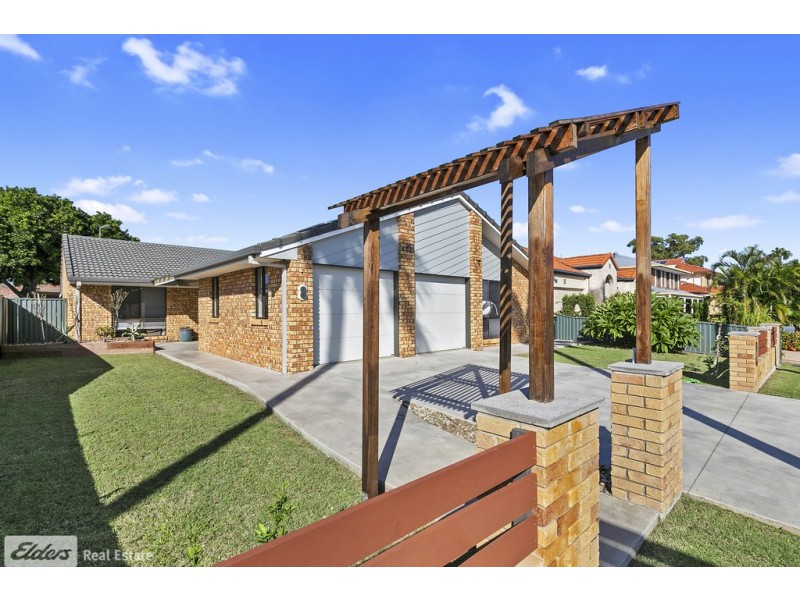 8 Newport Drive, Newport QLD 4020