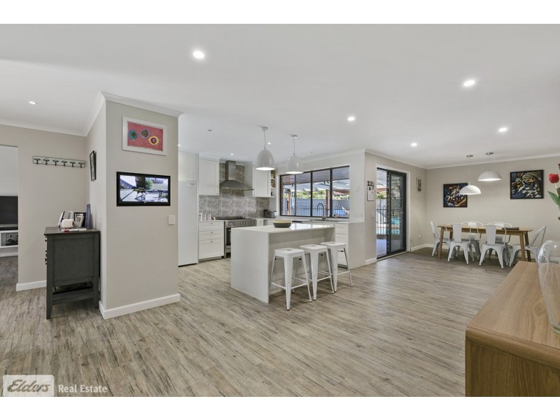 8 Newport Drive, Newport QLD 4020