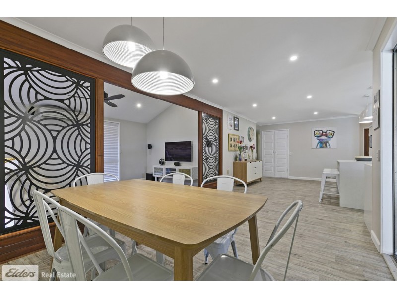 8 Newport Drive, Newport QLD 4020