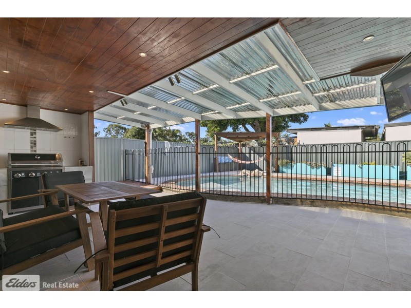 8 Newport Drive, Newport QLD 4020