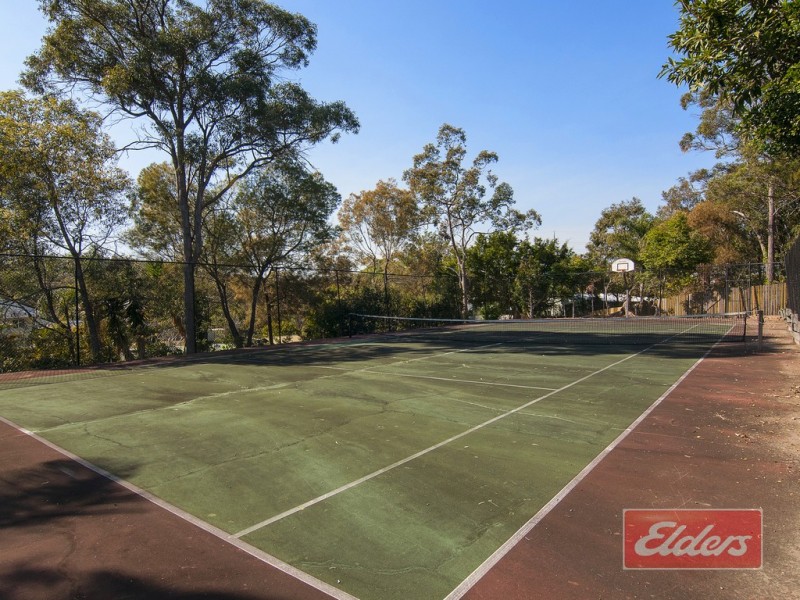 16 DORSET DRIVE (7 Essex Close), Springwood QLD 4127