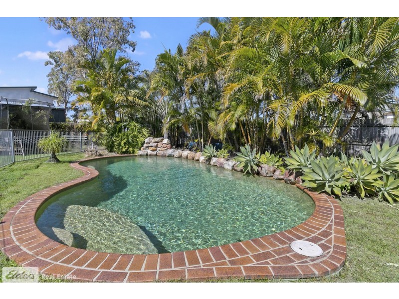 8A Roma Street, Scarborough QLD 4020