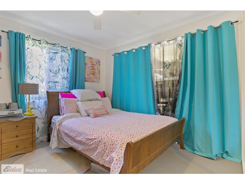8A Roma Street, Scarborough QLD 4020