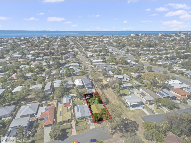 8A Roma Street, Scarborough QLD 4020