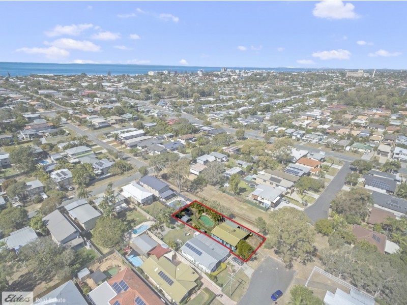 8A Roma Street, Scarborough QLD 4020