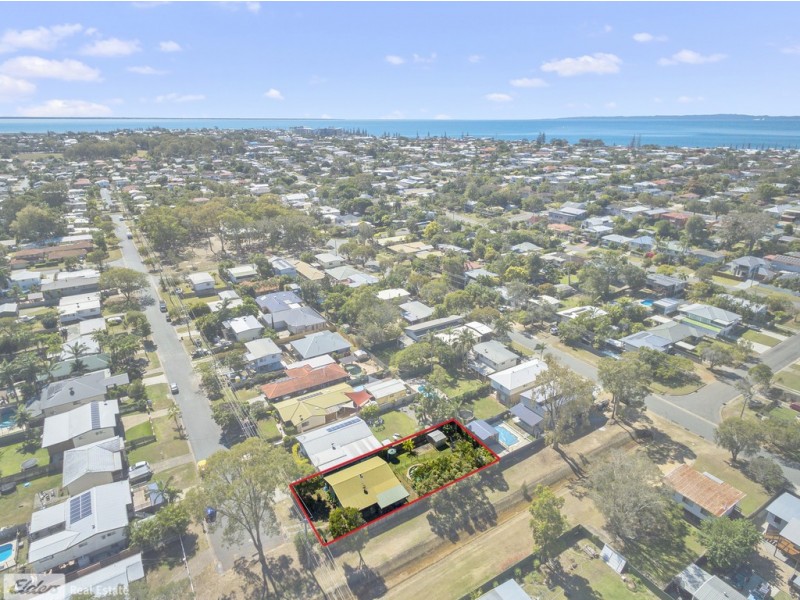 8A Roma Street, Scarborough QLD 4020