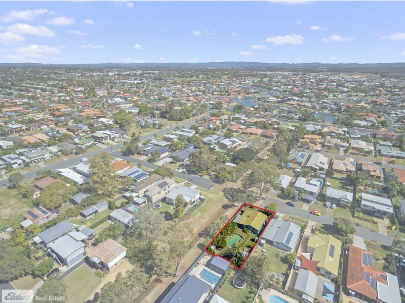 8A Roma Street, Scarborough QLD 4020