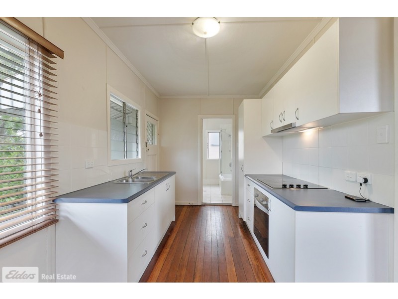 390 Oxley Avenue, Redcliffe QLD 4020