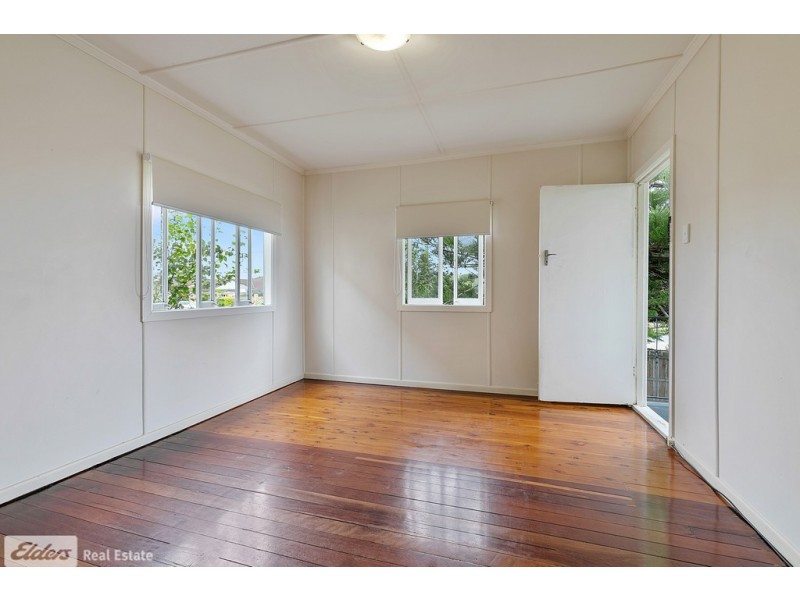 390 Oxley Avenue, Redcliffe QLD 4020
