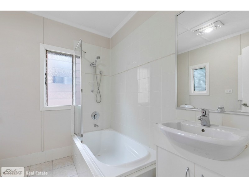 390 Oxley Avenue, Redcliffe QLD 4020