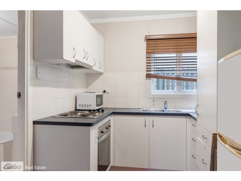 390 Oxley Avenue, Redcliffe QLD 4020