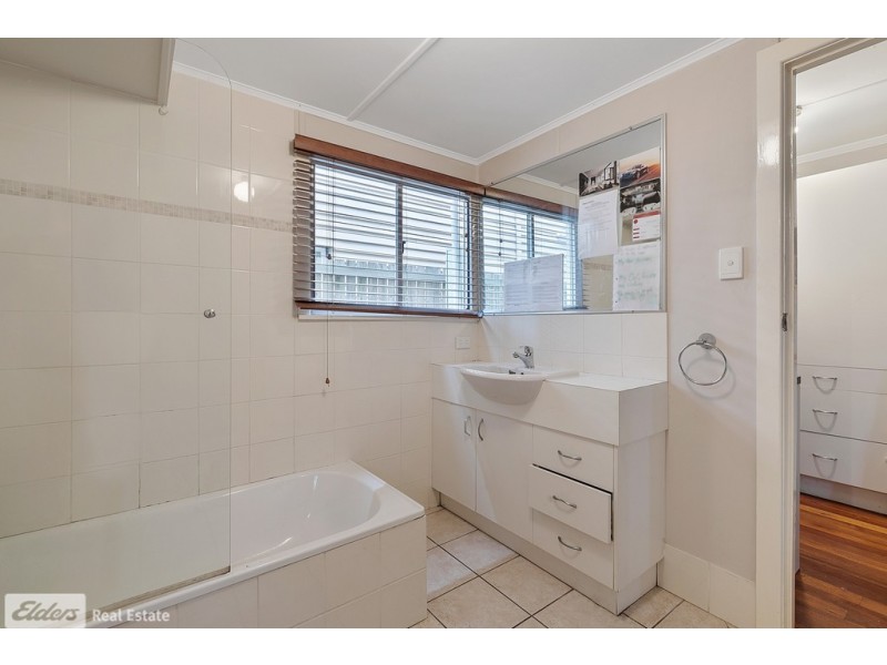 390 Oxley Avenue, Redcliffe QLD 4020