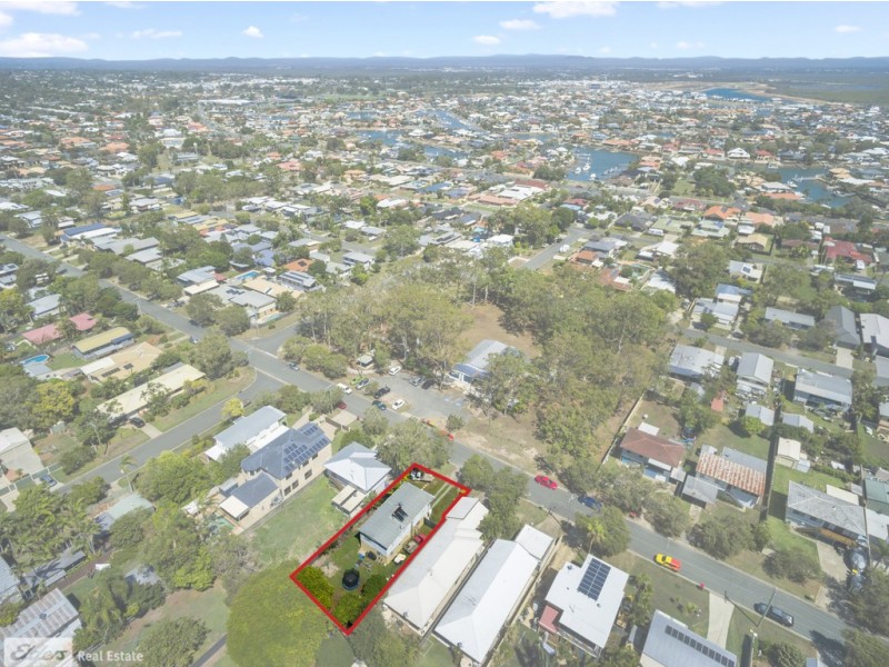 34 Grace Street, Scarborough QLD 4020