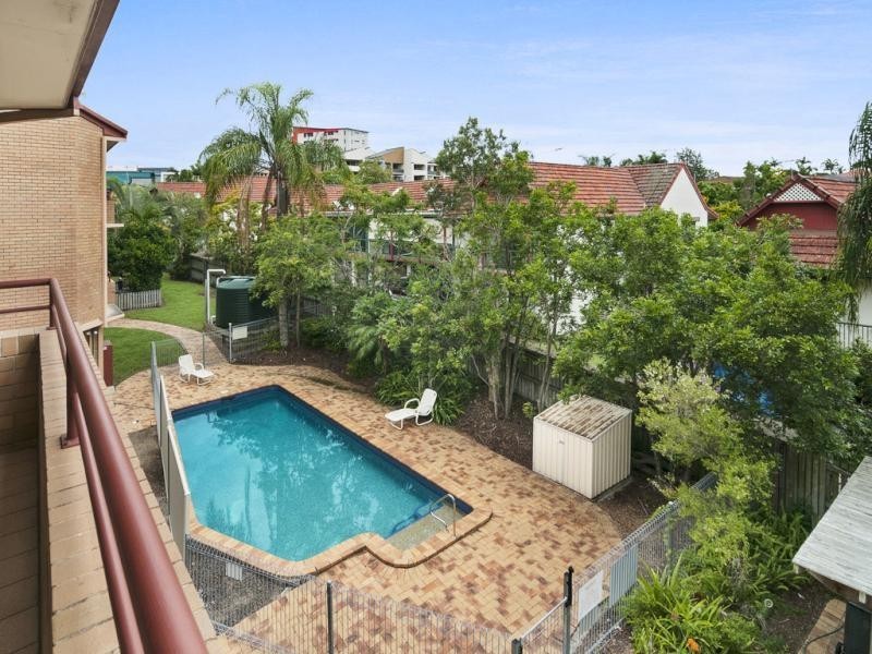 10 11 MAHINA PLACE, Wishart QLD 4122