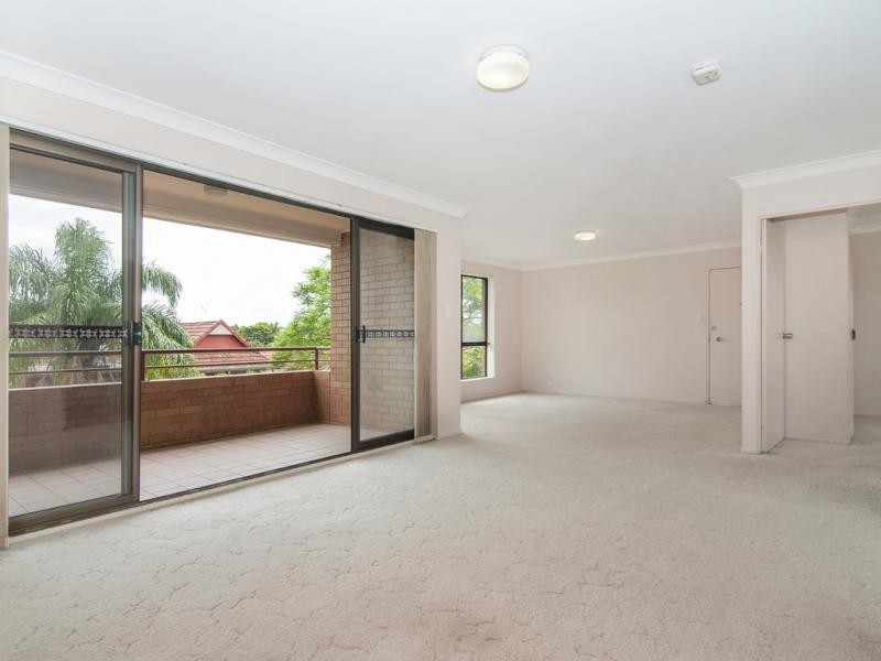 10 11 MAHINA PLACE, Wishart QLD 4122
