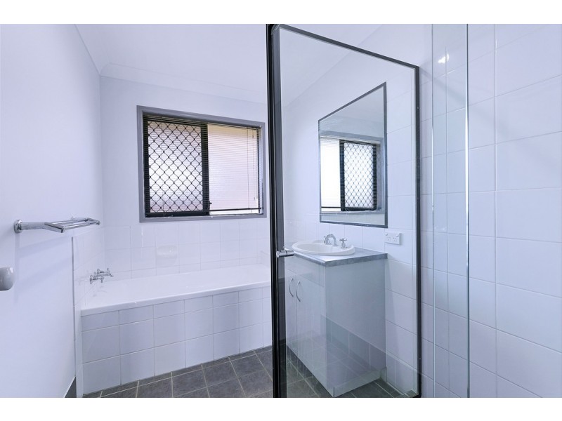 5 Hubner Drive, Rothwell QLD 4022