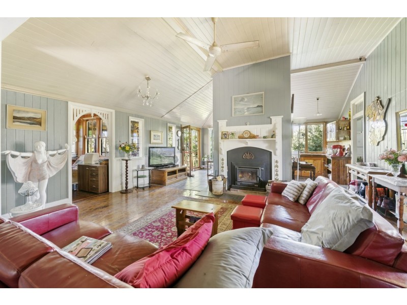 345 BUNYA MOUNTAINS ROAD, Kaimkillenbun QLD 4406