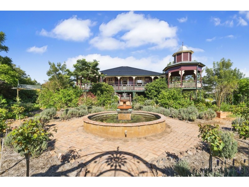 345 BUNYA MOUNTAINS ROAD, Kaimkillenbun QLD 4406