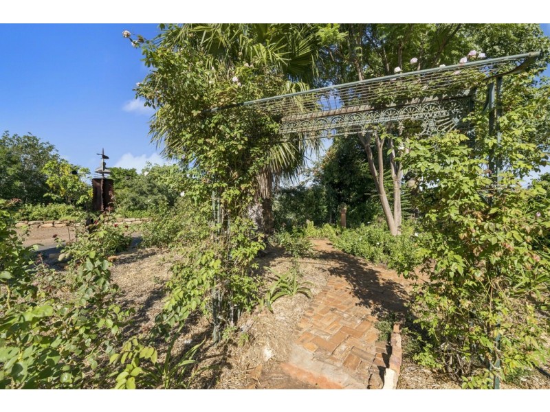 345 BUNYA MOUNTAINS ROAD, Kaimkillenbun QLD 4406