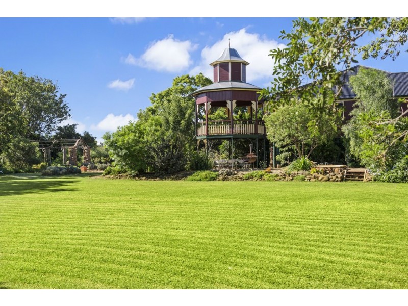 345 BUNYA MOUNTAINS ROAD, Kaimkillenbun QLD 4406