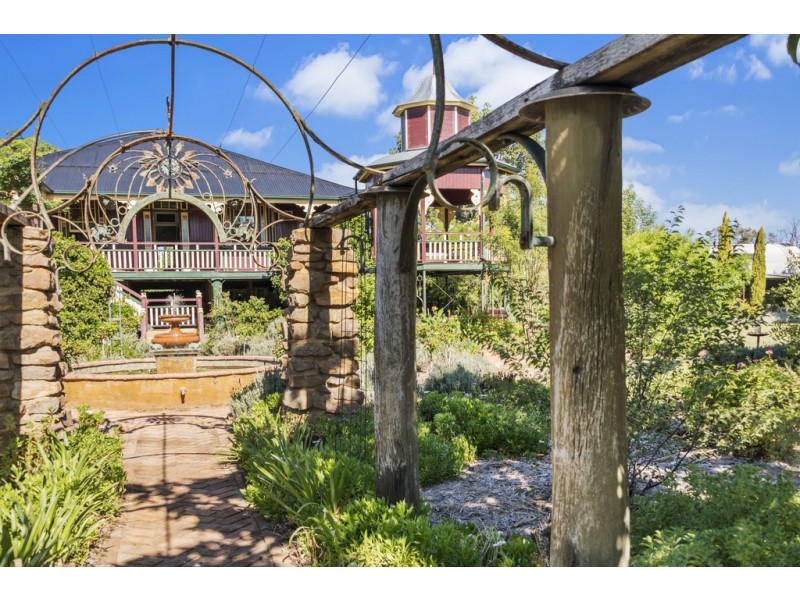 345 BUNYA MOUNTAINS ROAD, Kaimkillenbun QLD 4406