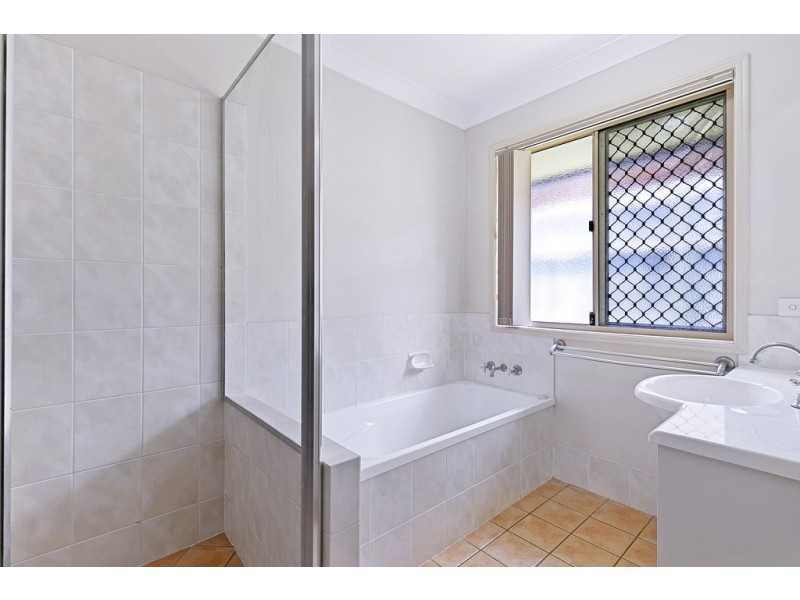 24 Lady Bowen Parade, Rothwell QLD 4022