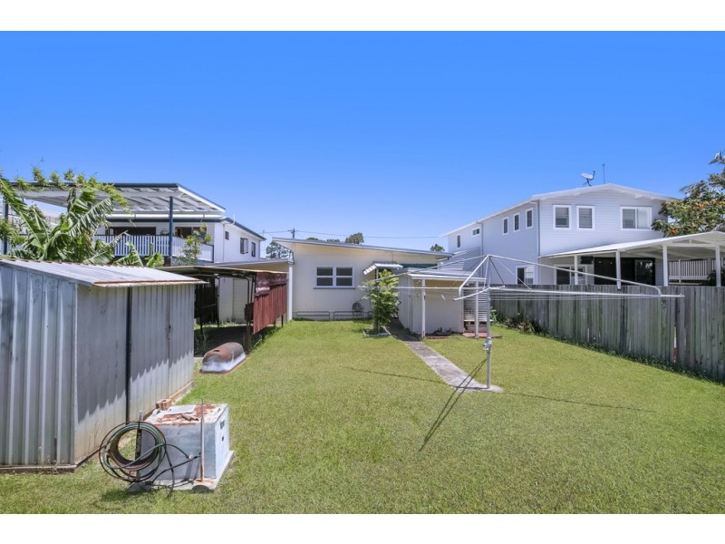 8 Bramble Street, Woody Point QLD 4019