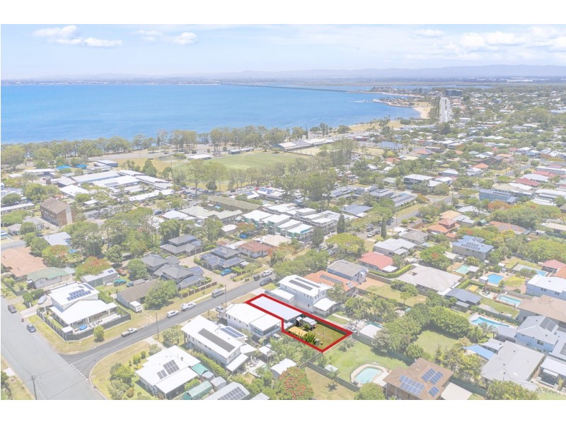8 Bramble Street, Woody Point QLD 4019